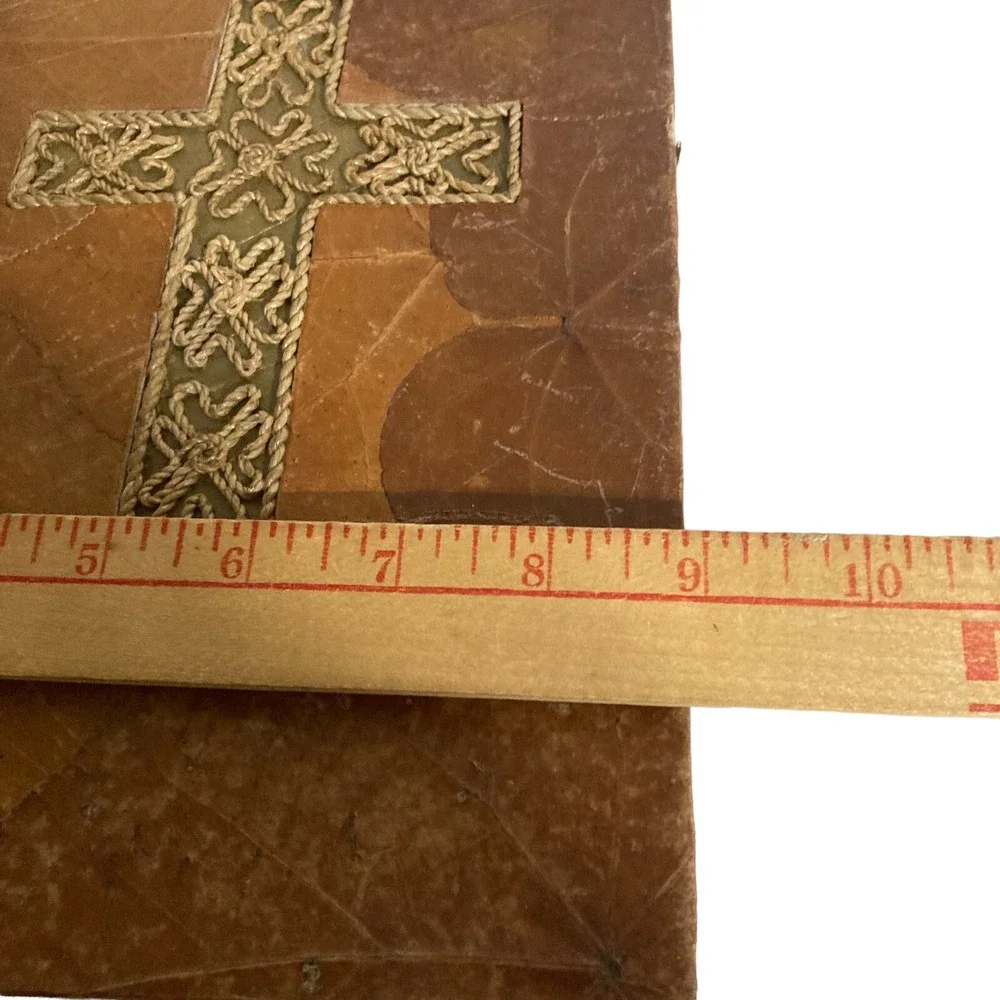 Vtg Handmade Banana Leaf Bamboo Cross Photo Album 8.75